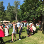 Midsommar, dans runt stång